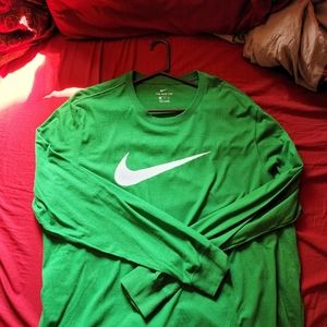 Green Nike shirt xxl